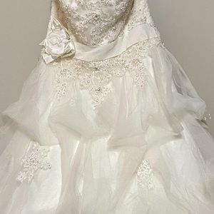 Wedding gown, ivory, strapless